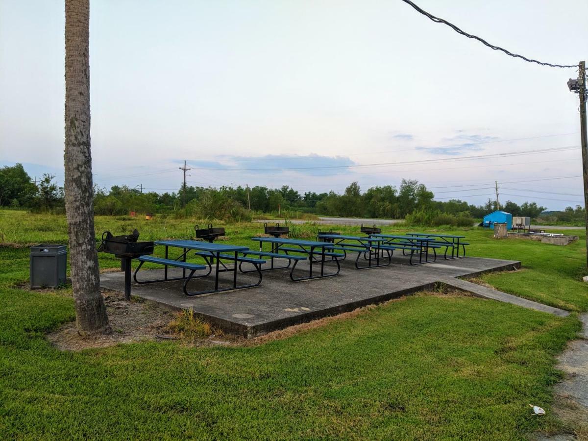 Lake Houmas Inn ภายนอก รูปภาพ